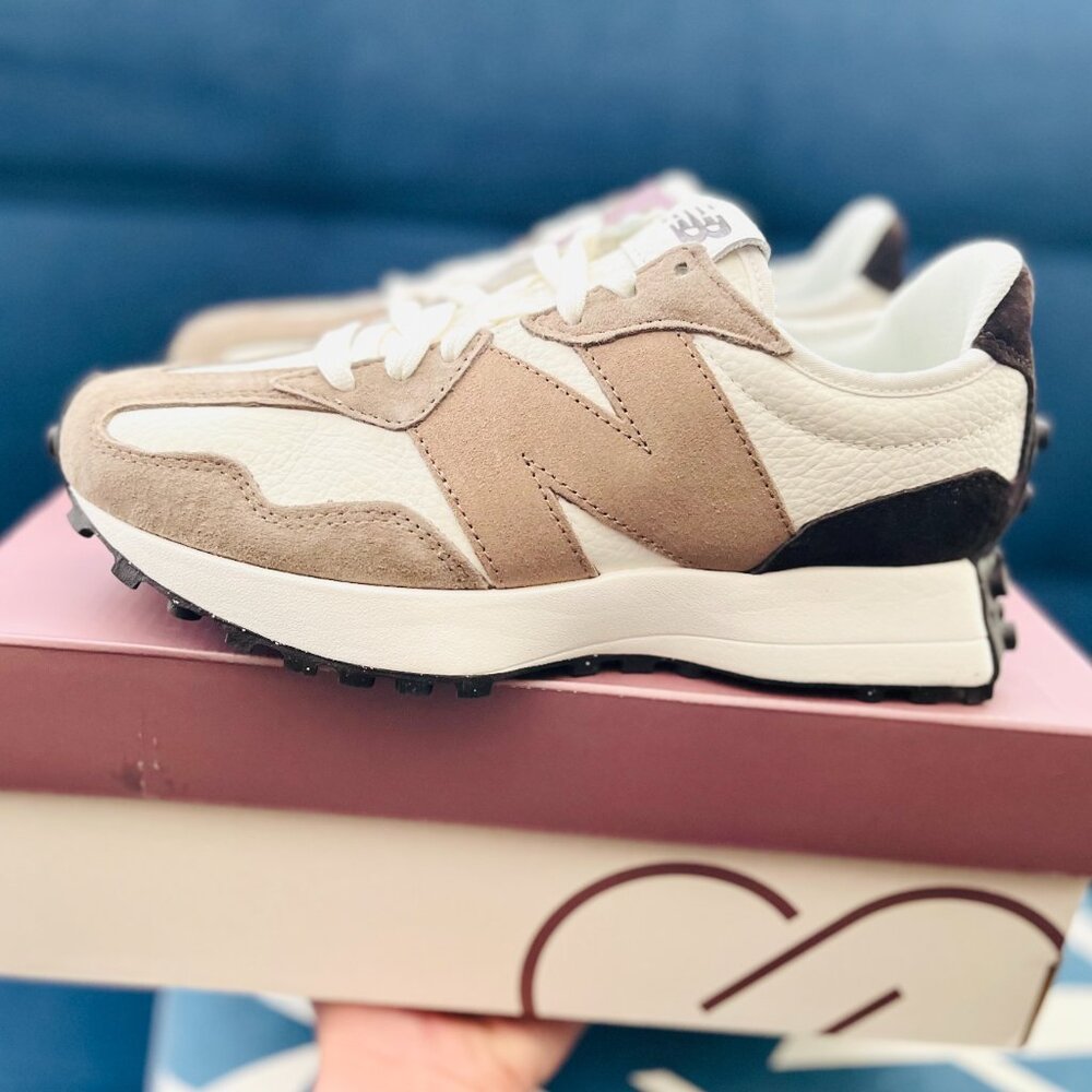 New Balance 327 LIMITED EDITION Women's Sneaker Shoes LEATHER White Brown size 6 - Picture 4 of 8